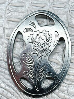 6269mc. Pewter Kirk Stieff Brooch Floral